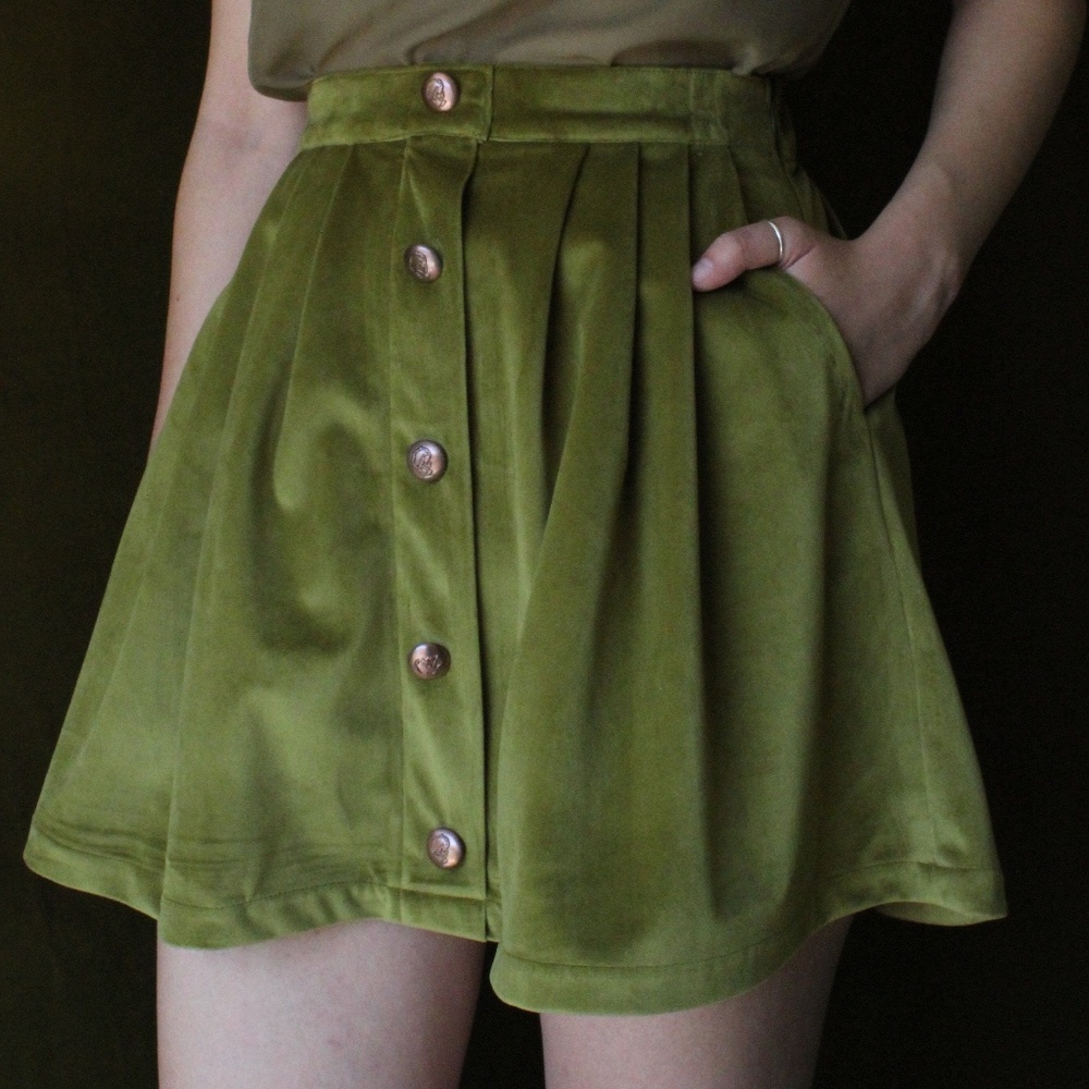 Tuesday Bassen Green Velvet Scout Skirt Size Small